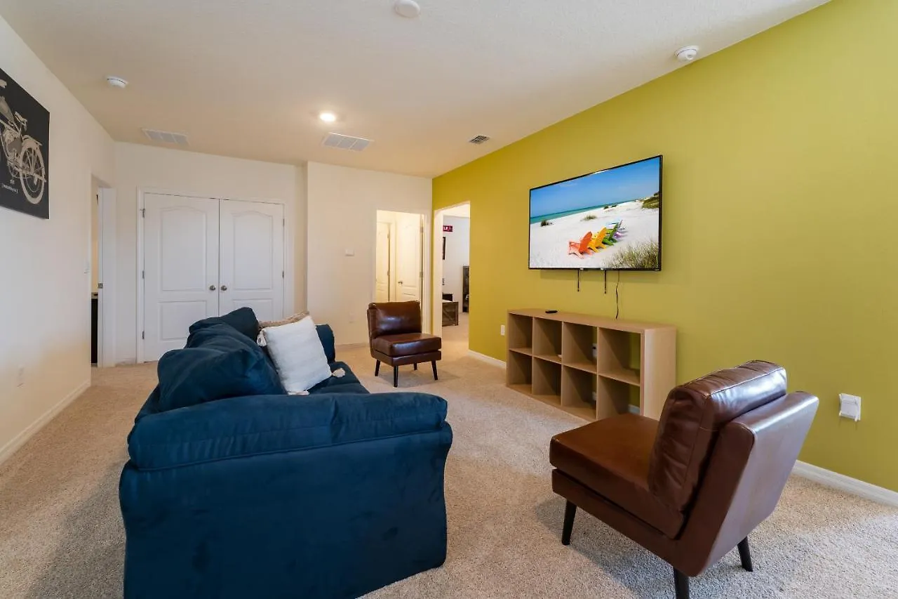 7679Om Oak Moss Villa G Davenport 0*,  United States