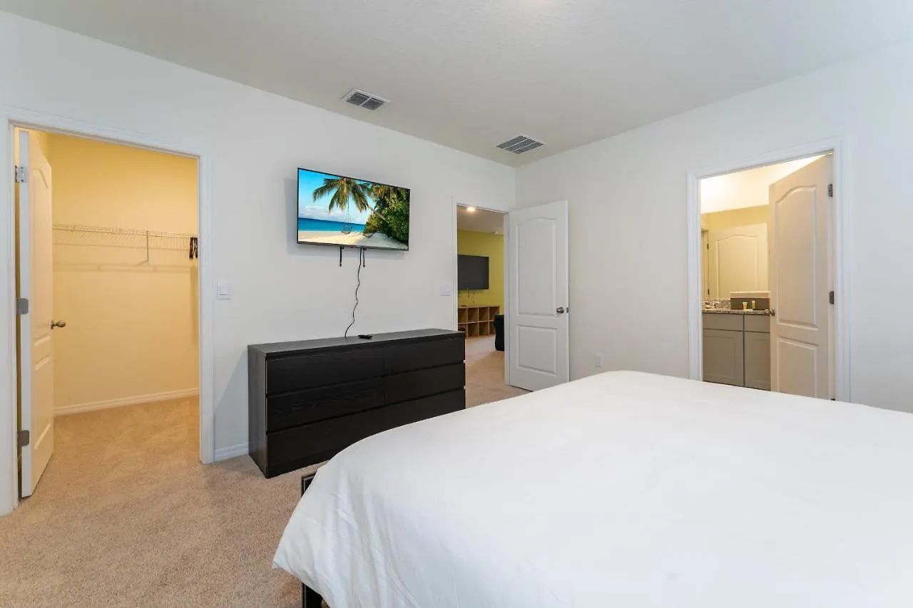 7679Om Oak Moss Villa G Davenport Holiday home