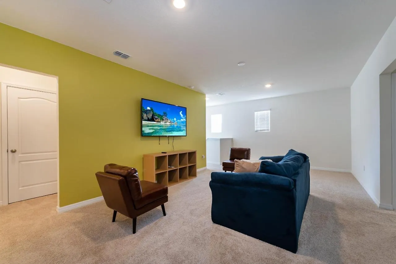 7679Om Oak Moss Villa G Davenport 0*,  United States